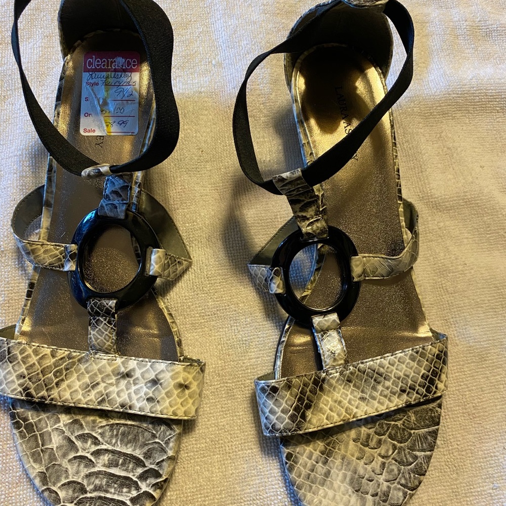 Laura Ashley Black Gray Snakeskin Strappy‎ Sandals